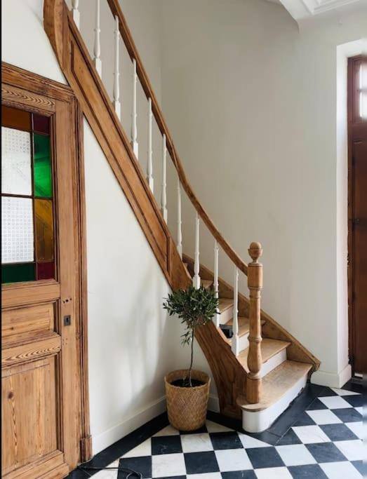 Maison Comtale Рошфор Экстерьер фото
